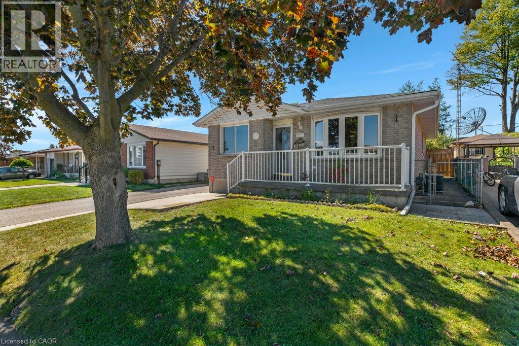 222 THUNDERBIRD Drive — photo 3