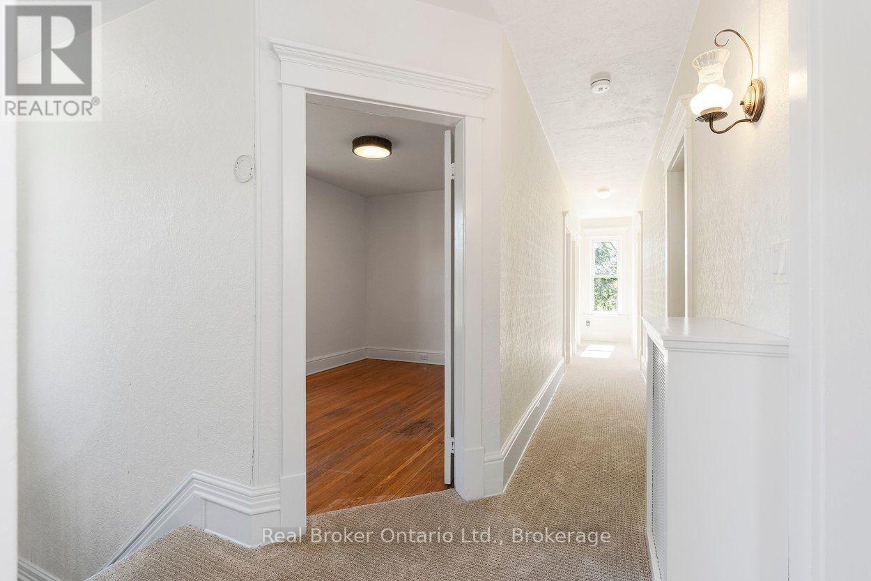 87 BOND STREET W - Image 30