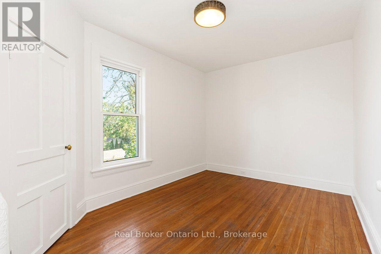 87 BOND STREET W - Image 31