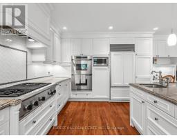 9 Ormsby Crescent, Toronto, ON M5P2V2 Photo 16