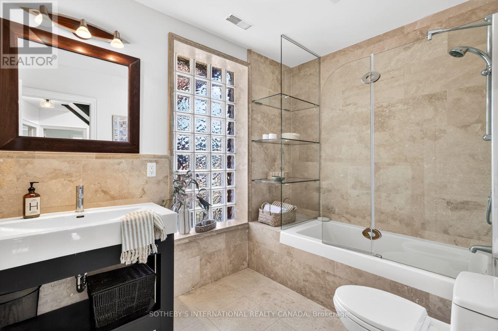 33 BEATRICE STREET - 24