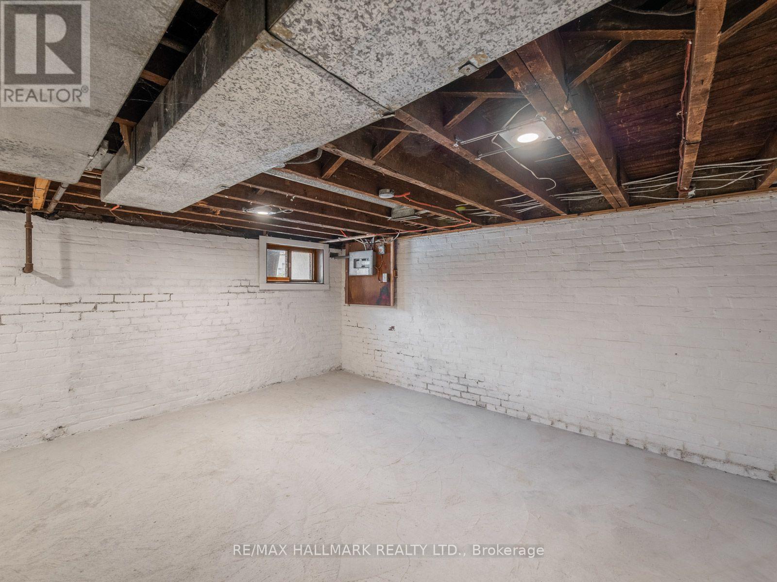 146 JONES AVENUE - 31