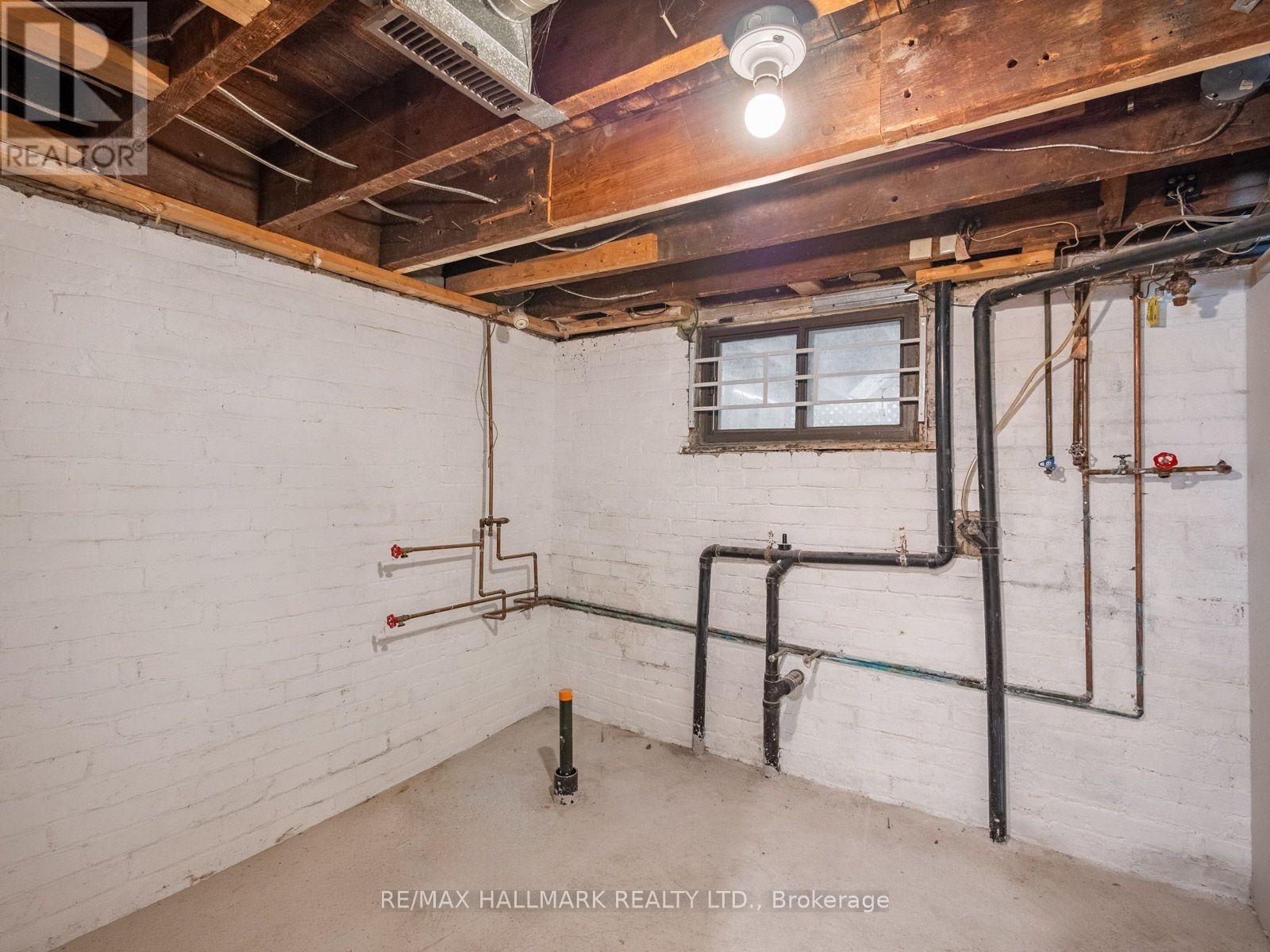 146 JONES AVENUE - 33