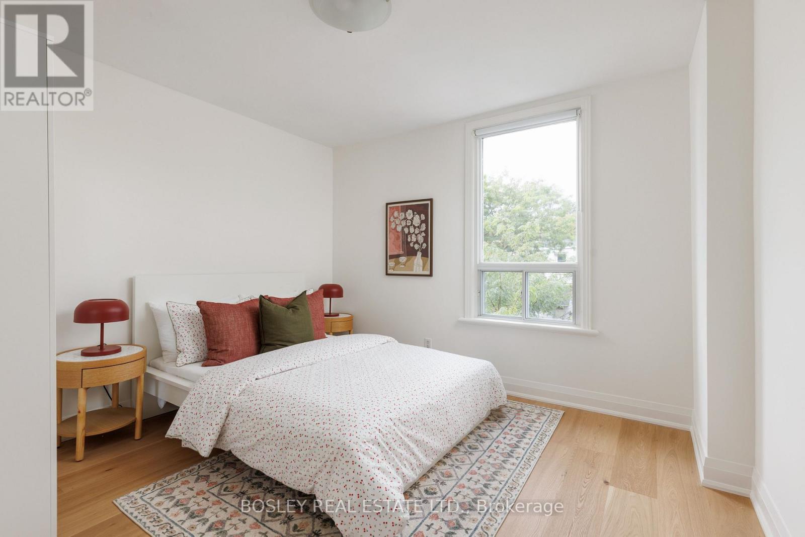30 CAROLINE AVENUE - 28