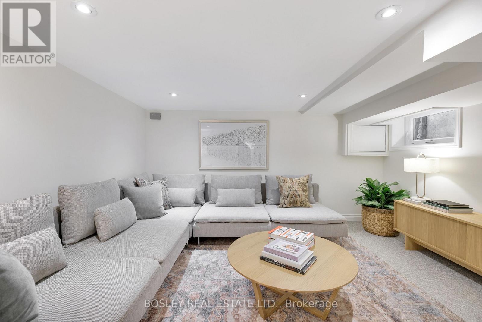 30 CAROLINE AVENUE - 38