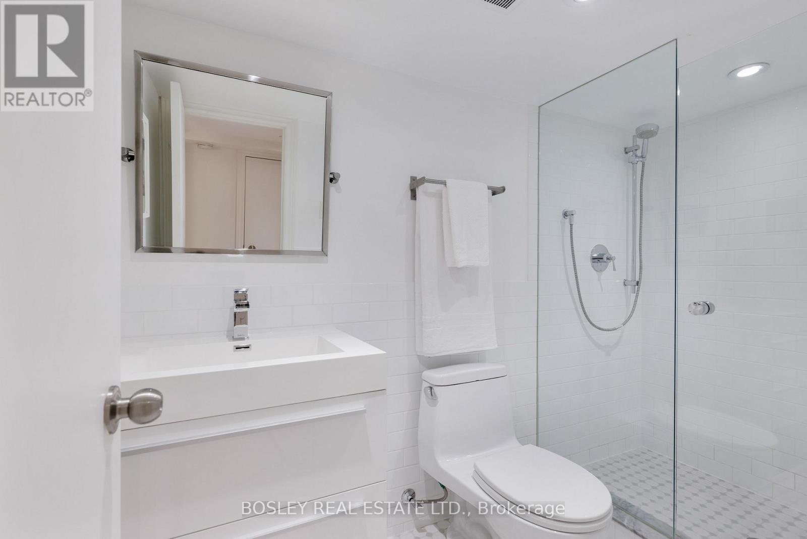 30 CAROLINE AVENUE - 40