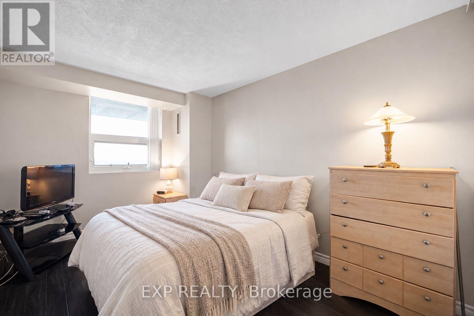 #1108 10 DEAN PARK ROAD - 17