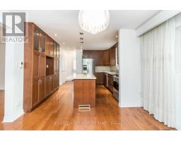 Upper - 19 Starlake Drive, Toronto, ON M1G3C3 Photo 10