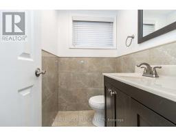 Upper - 19 Starlake Drive, Toronto, ON M1G3C3 Photo 11