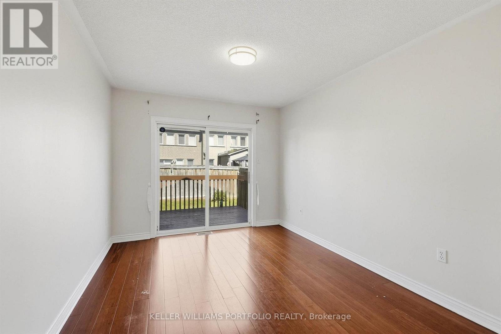 8 Gateway Court, Whitby, ON photo 15