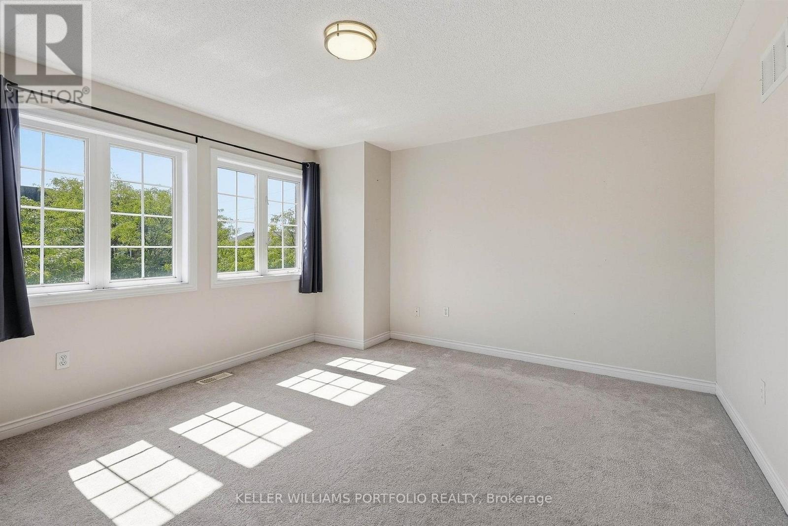 8 Gateway Court, Whitby, ON photo 20