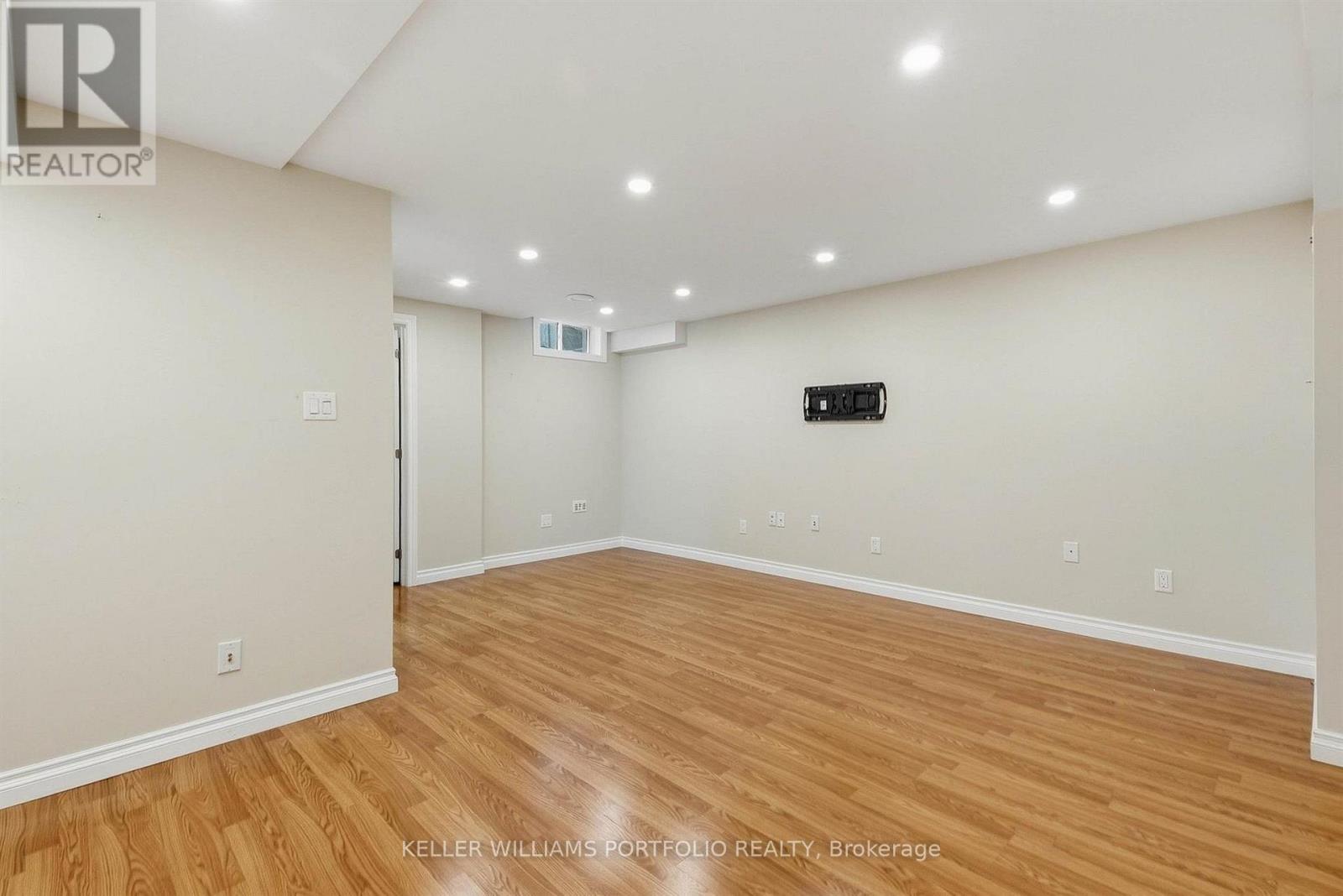 8 Gateway Court, Whitby, ON photo 34