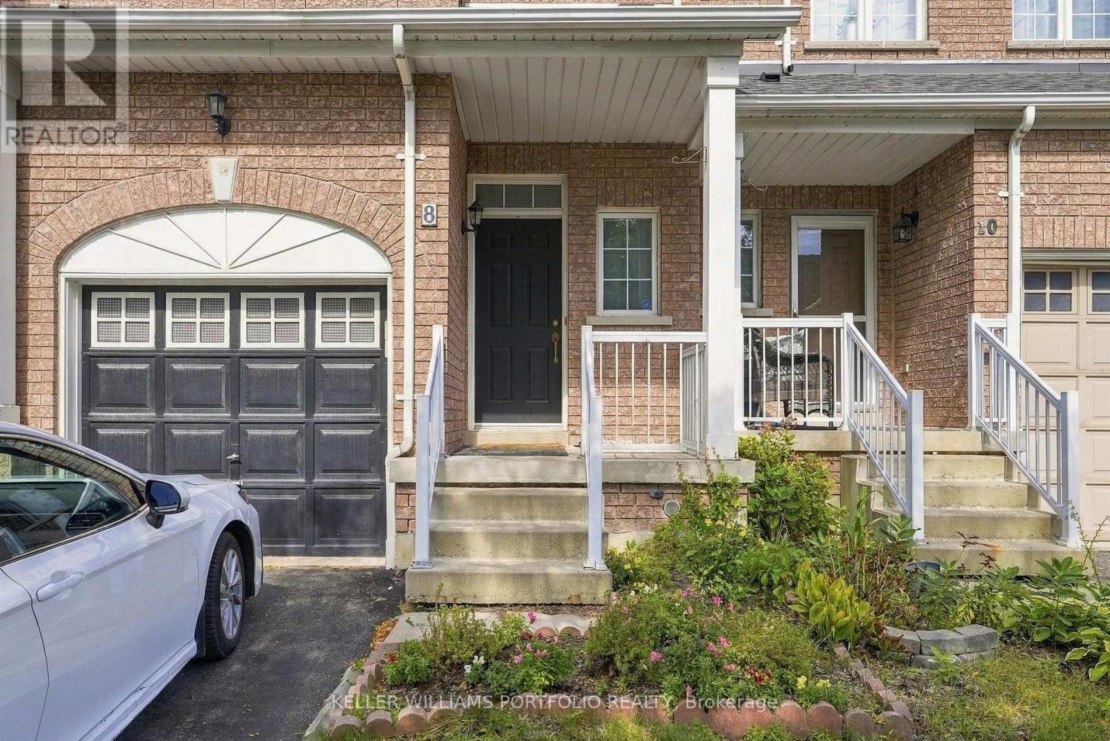 8 Gateway Court, Whitby, ON photo 4