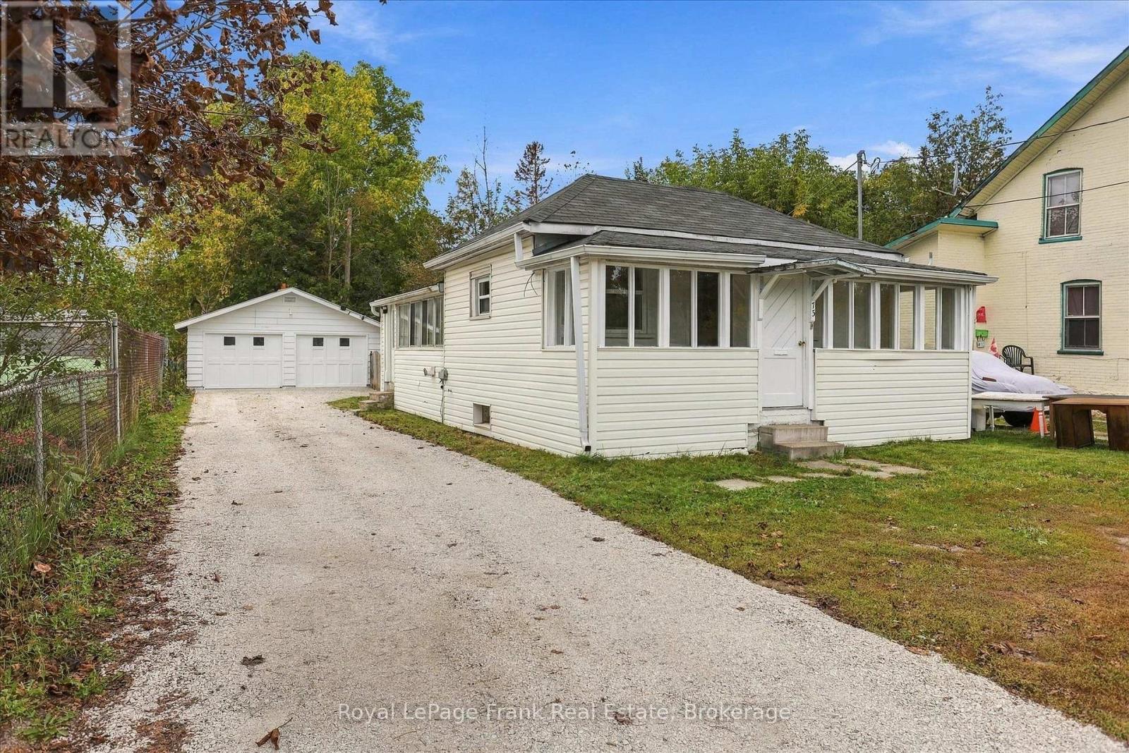Property for sale at 73 LINDSAY STREET N