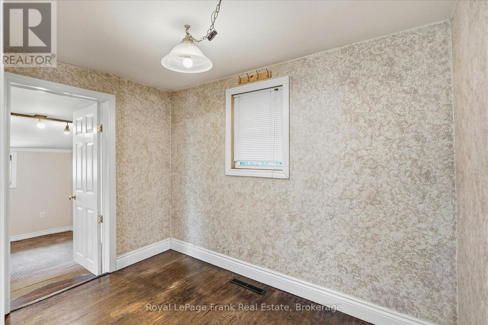 73 LINDSAY STREET N - Image 17