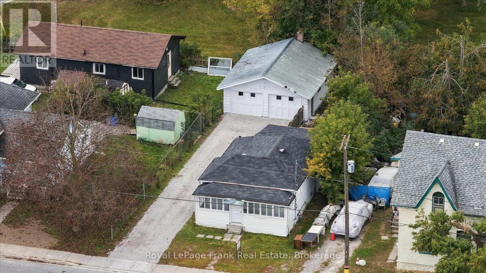 73 LINDSAY STREET N - 36