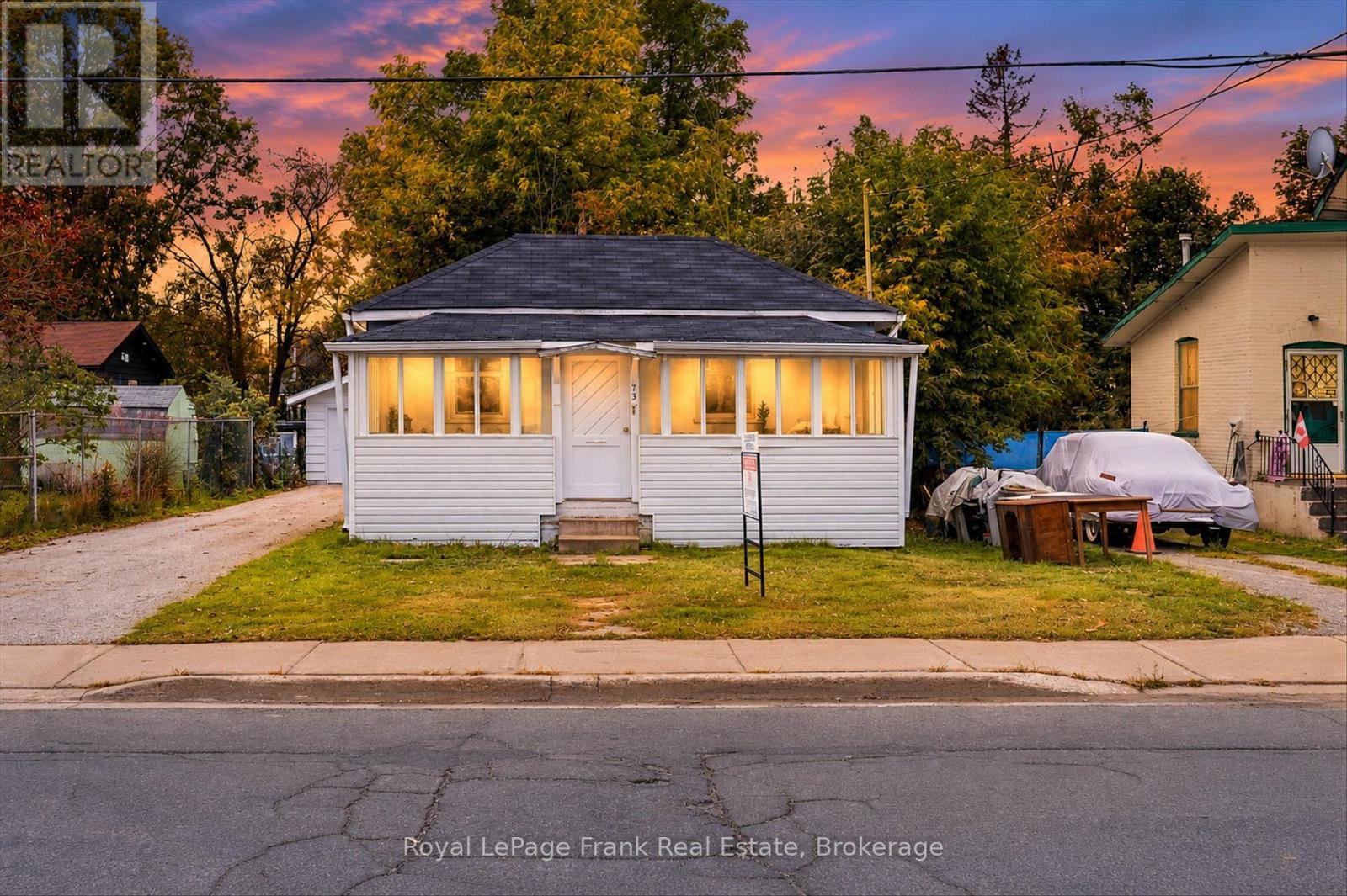 73 LINDSAY STREET N - 42