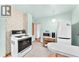 Bedroom - 14 Carnarvon Way Nw, Calgary, AB T2K1W4 Photo 9