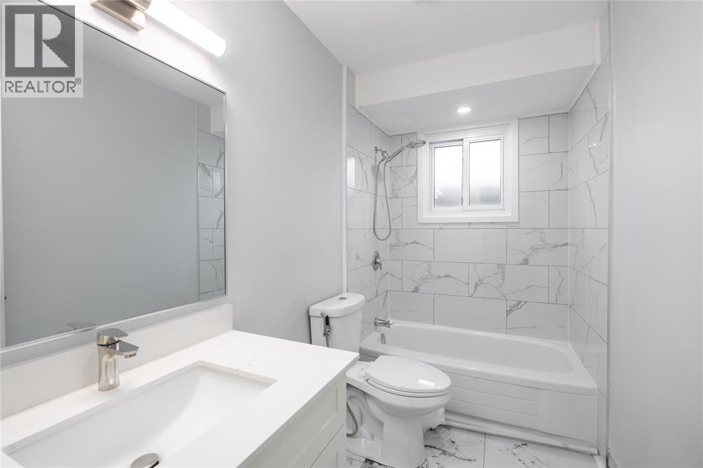 1104 Overlea Crescent — photo 10