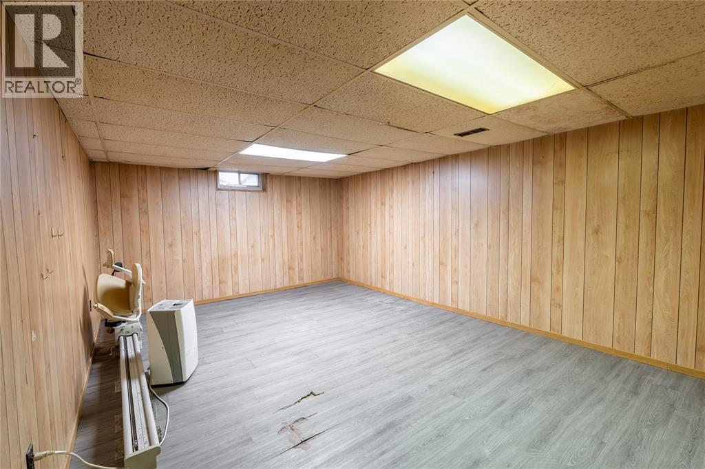 1104 Overlea Crescent — photo 15