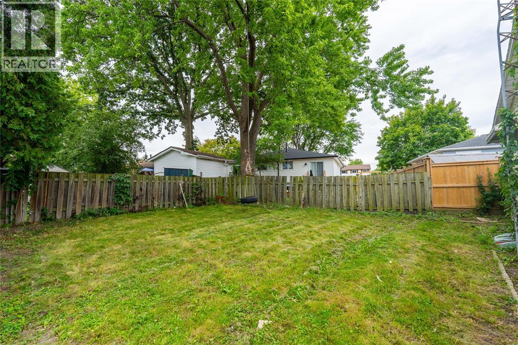 1104 Overlea Crescent — photo 23