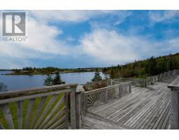 Living room - 18404 Highway 7, Popes Harbour, NS B0J3H0 Photo 9