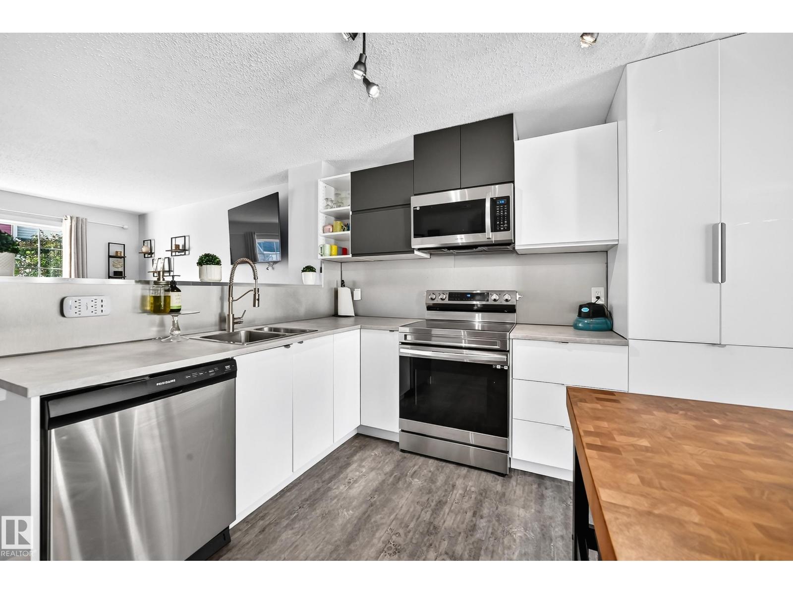 #146 5604 199 ST NW - 10