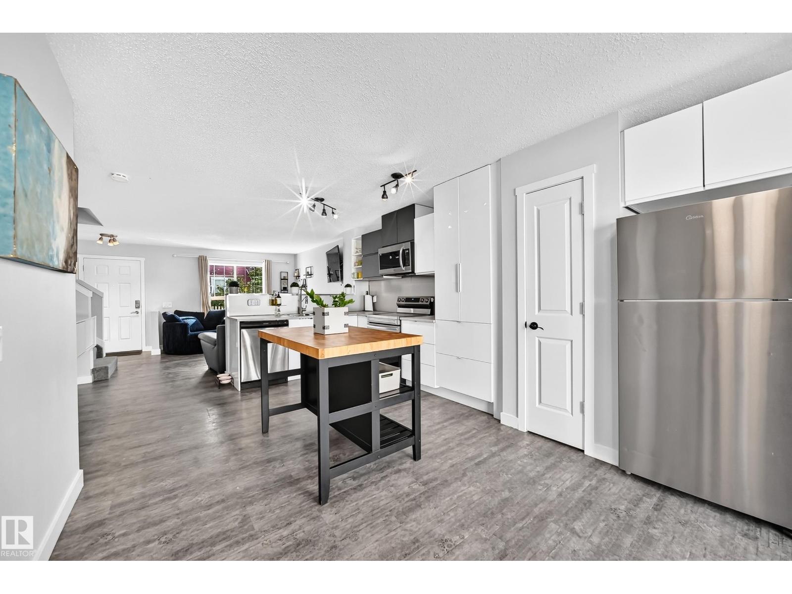 #146 5604 199 ST NW - 7