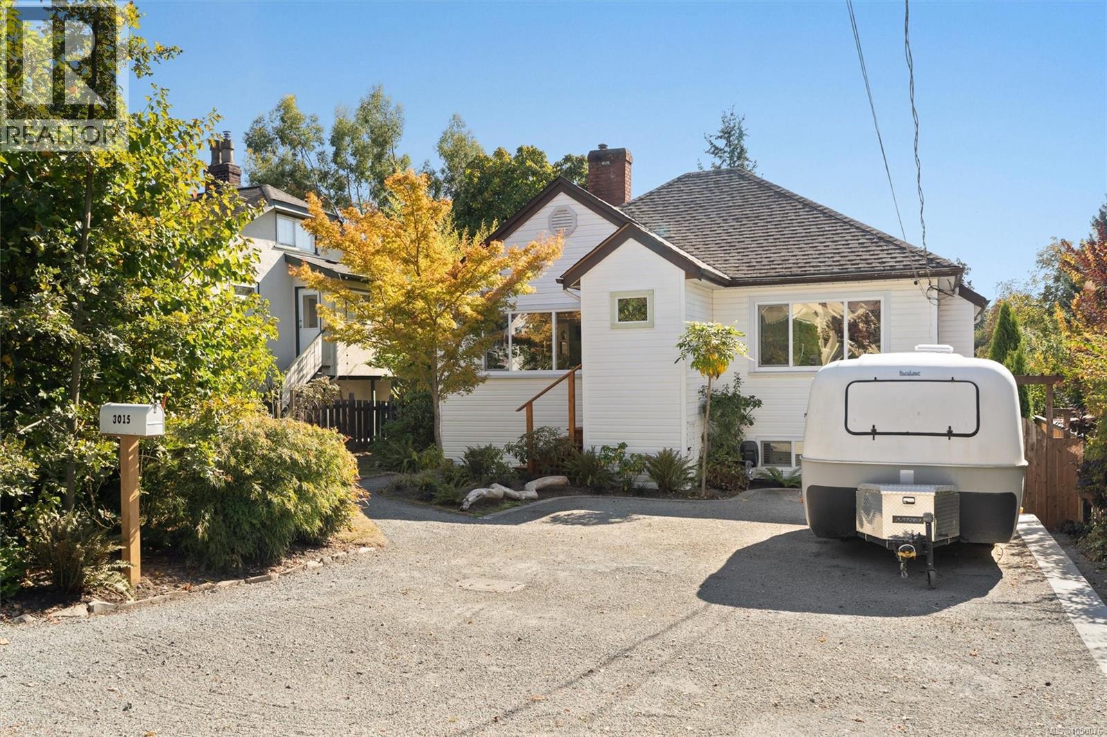 3015 Earl Grey St - 2
