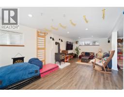3015 Earl Grey St, Saanich, BC V9B1L1 Photo 25