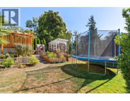 3015 Earl Grey St, Saanich, BC V9B1L1 Photo 32