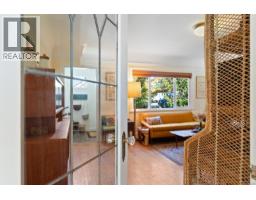 Kitchen - 3015 Earl Grey St, Saanich, BC V9B1L1 Photo 7
