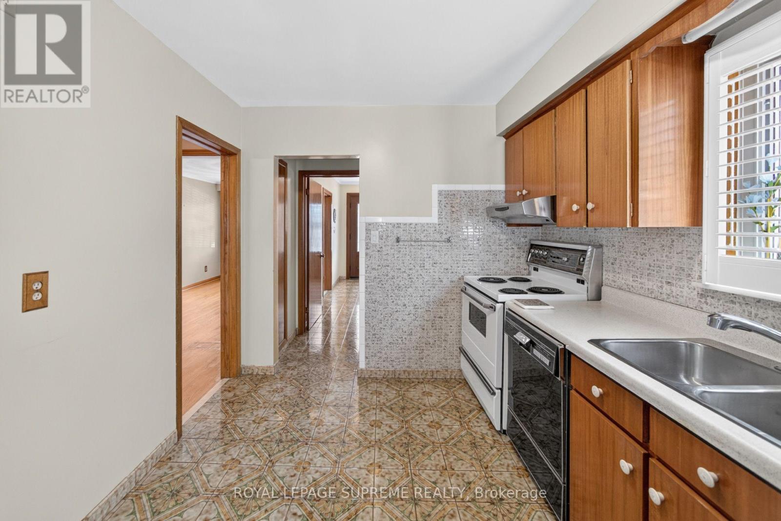 158 AILEEN AVENUE - 21