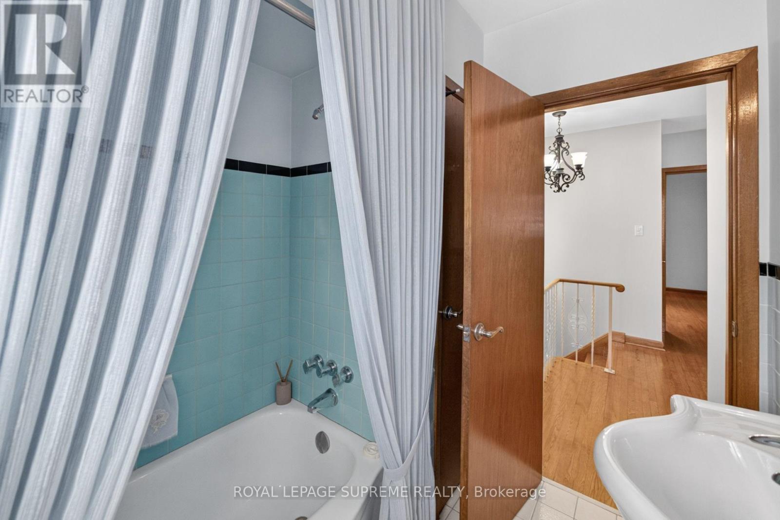 158 AILEEN AVENUE - 32