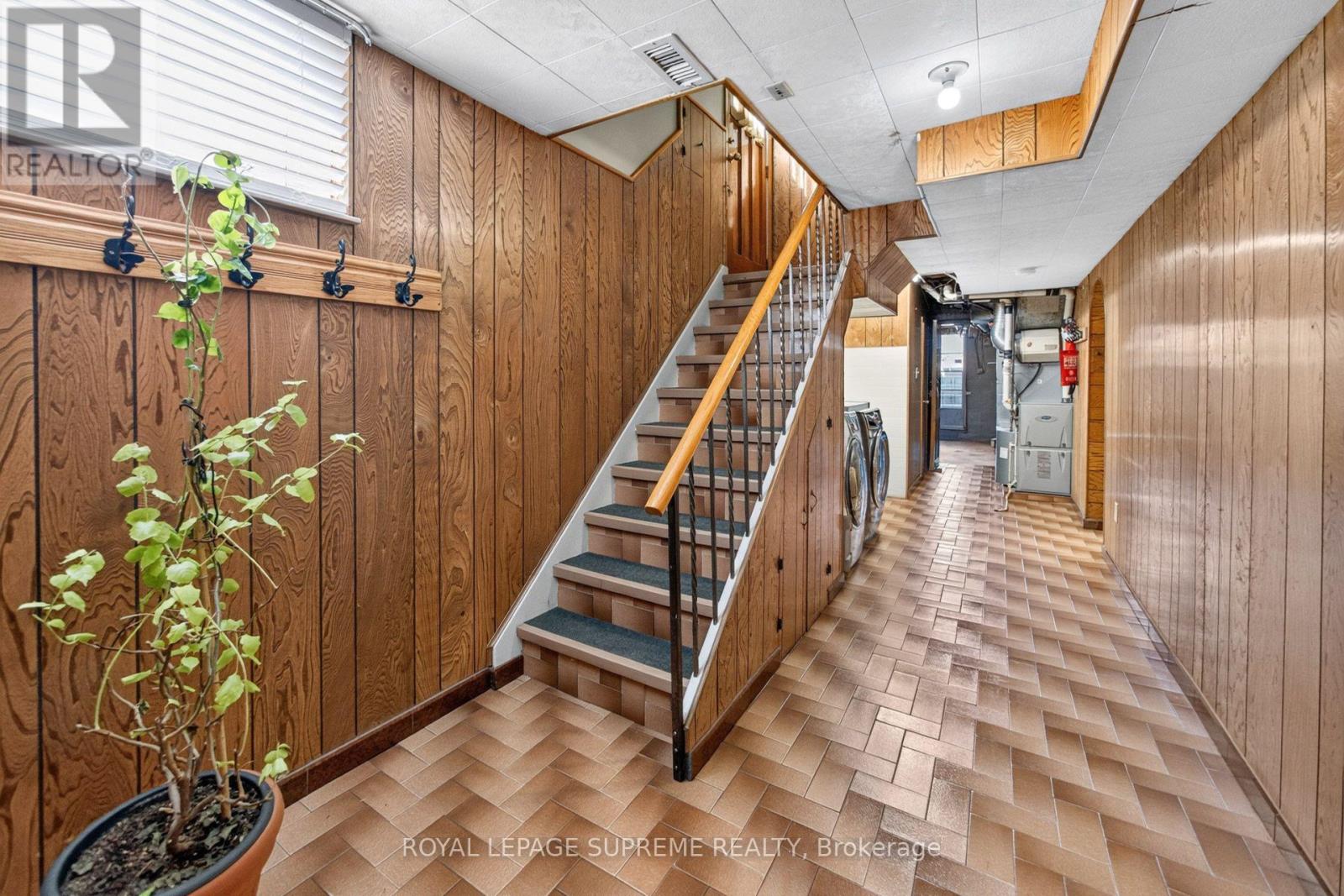 158 AILEEN AVENUE - 34
