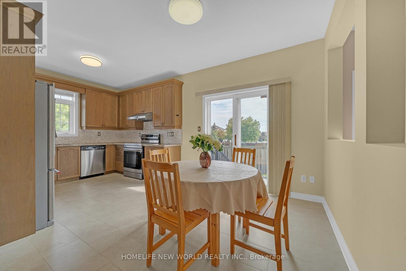 2485 BLUE HOLLY CRESCENT - 15
