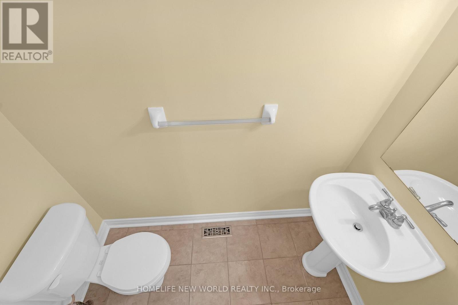 2485 BLUE HOLLY CRESCENT - 21