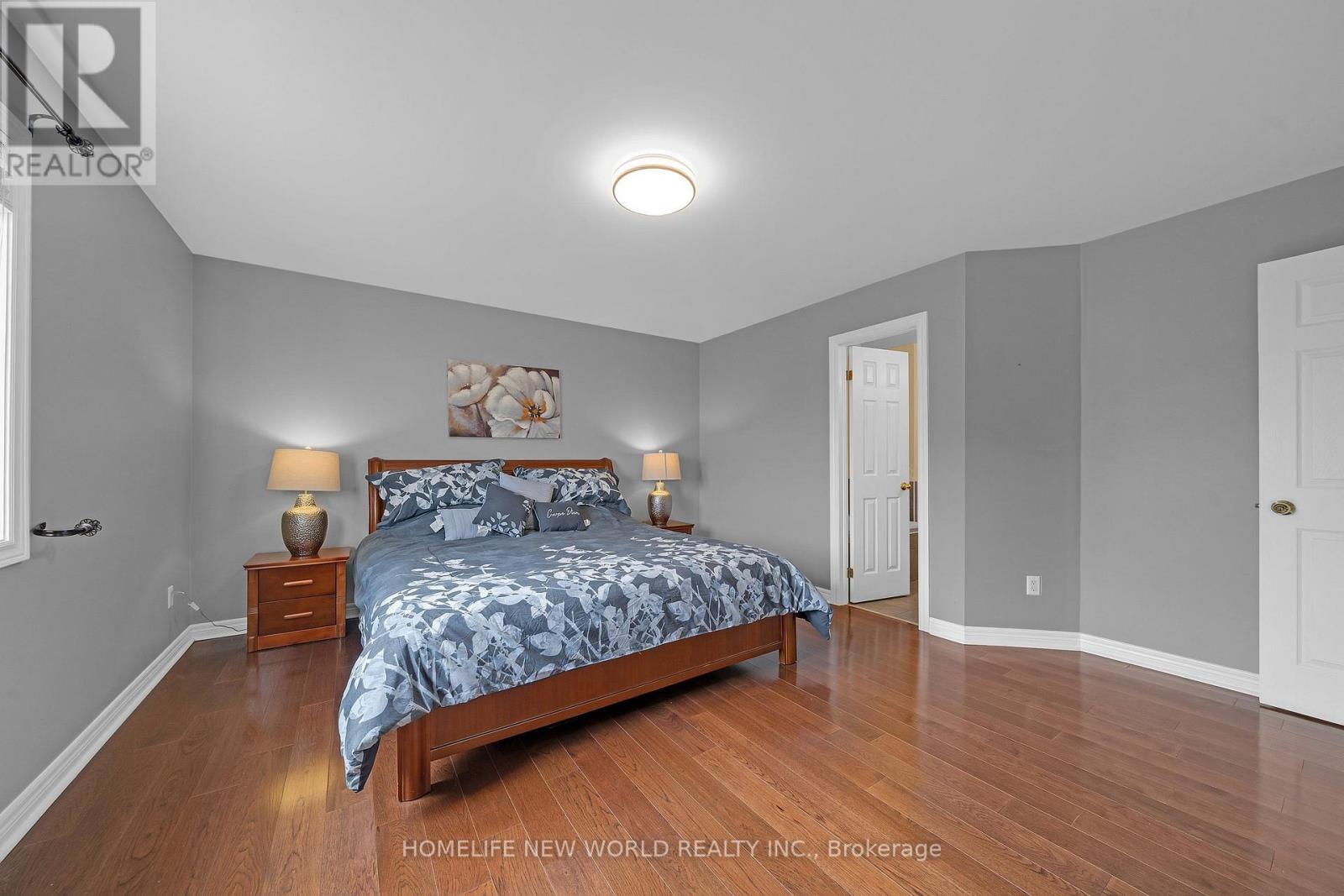 2485 BLUE HOLLY CRESCENT - 26