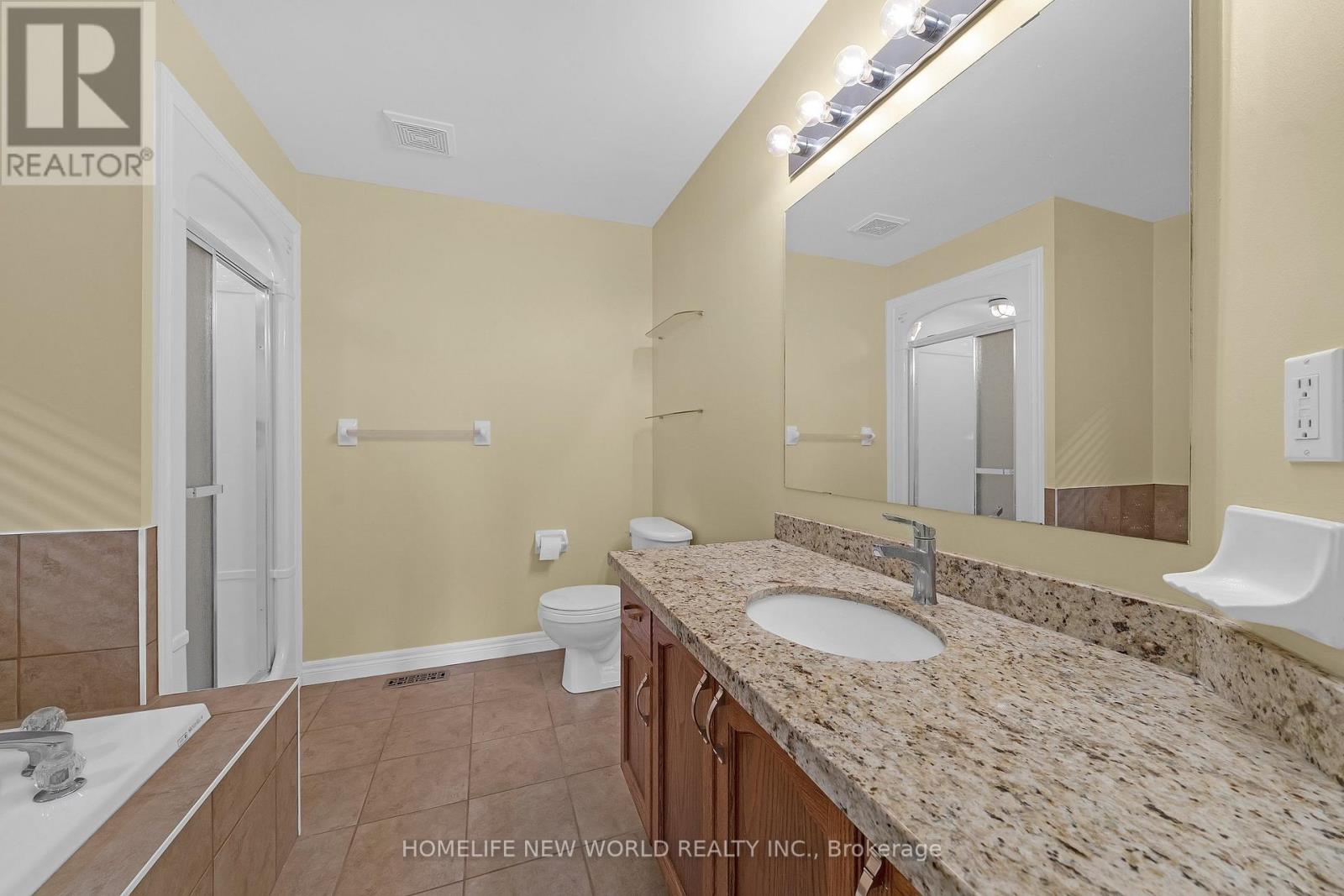 2485 BLUE HOLLY CRESCENT - 27