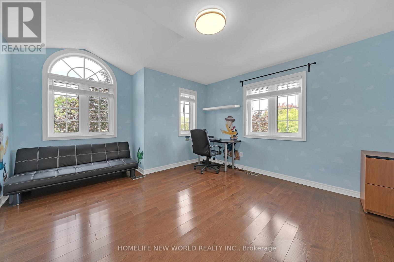 2485 BLUE HOLLY CRESCENT - Image 32