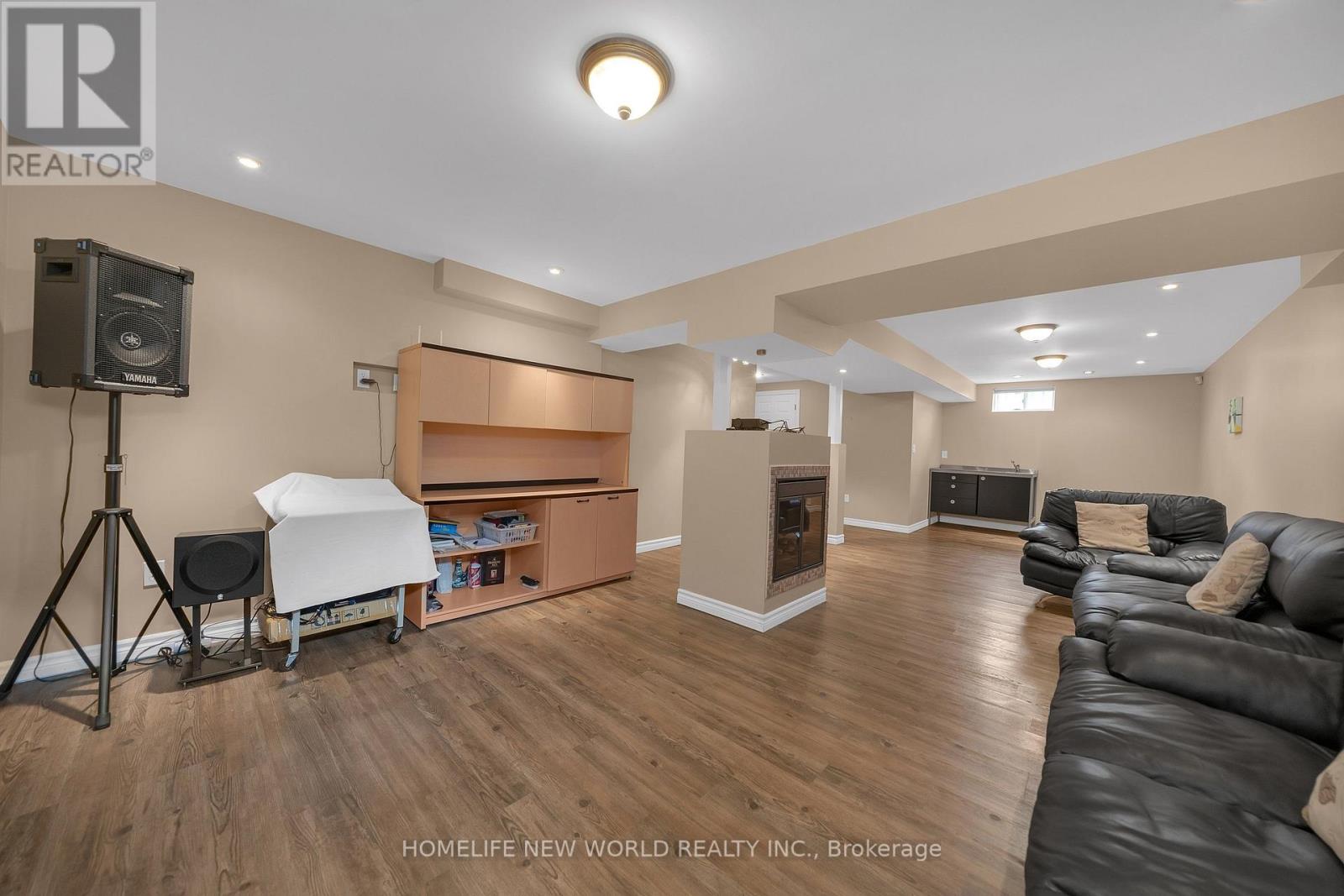2485 BLUE HOLLY CRESCENT - Image 38