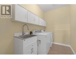 2485 Blue Holly Crescent, Oakville, ON L6M4V4 Photo 20