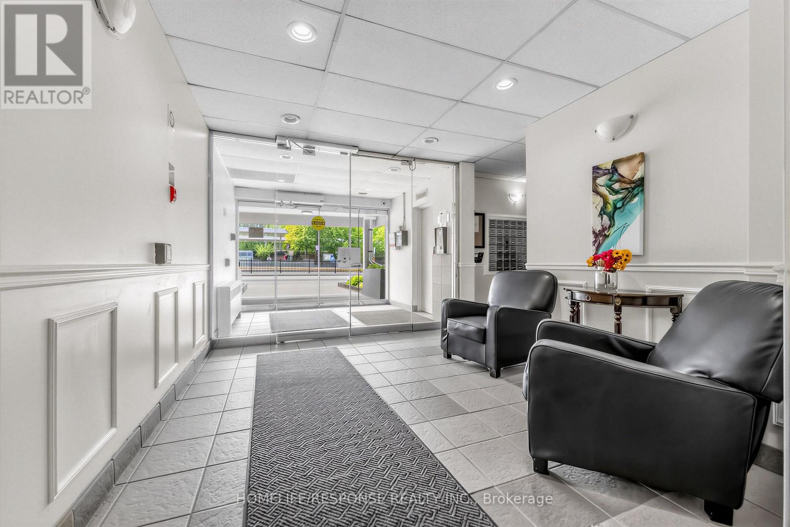 #103 49 QUEEN STREET E - 3