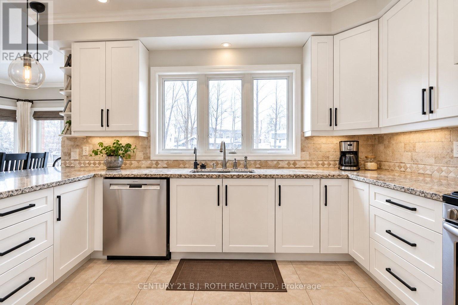 38 CAMELOT SQUARE - Image 10