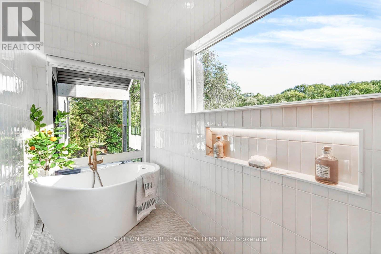272 RENFORTH DRIVE - Image 24