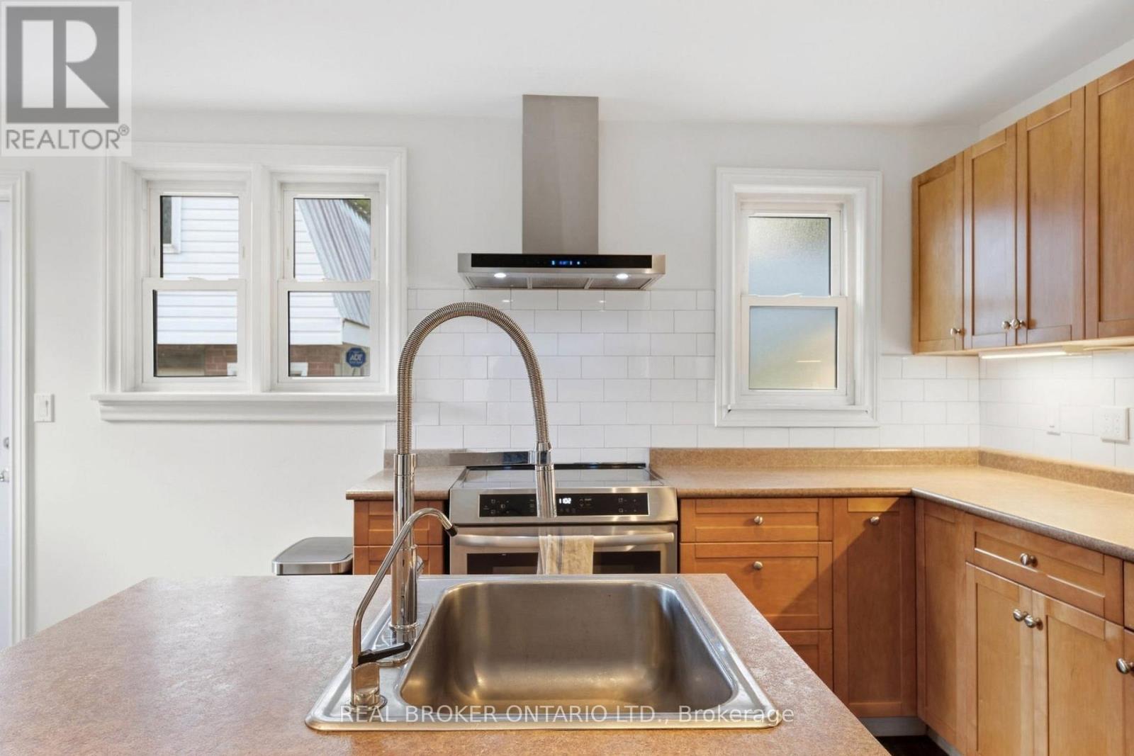 363 LAWRENCE AVENUE - 11