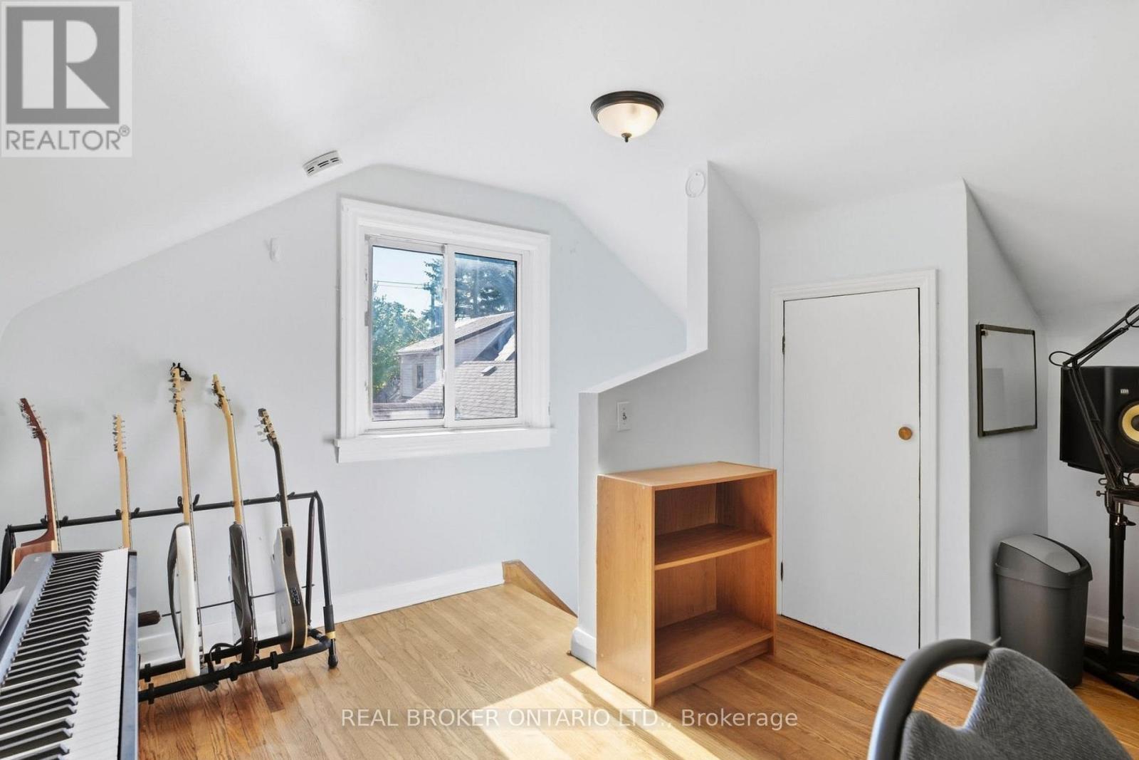 363 LAWRENCE AVENUE - 14