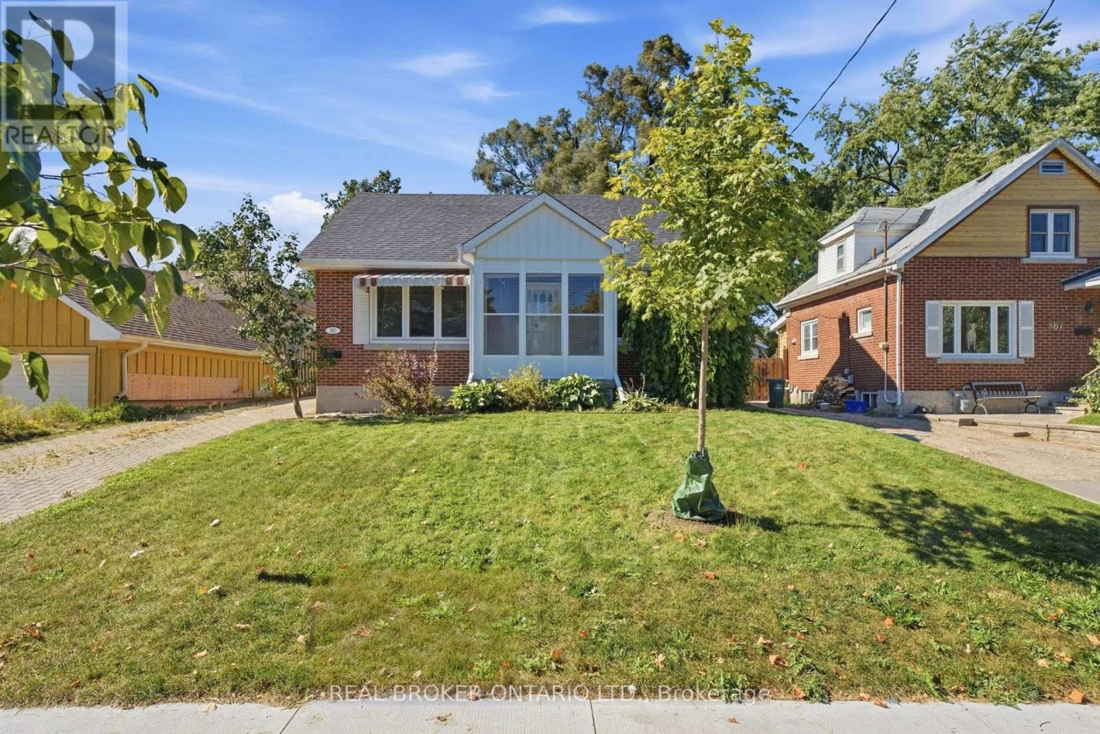 363 LAWRENCE AVENUE — photo 2