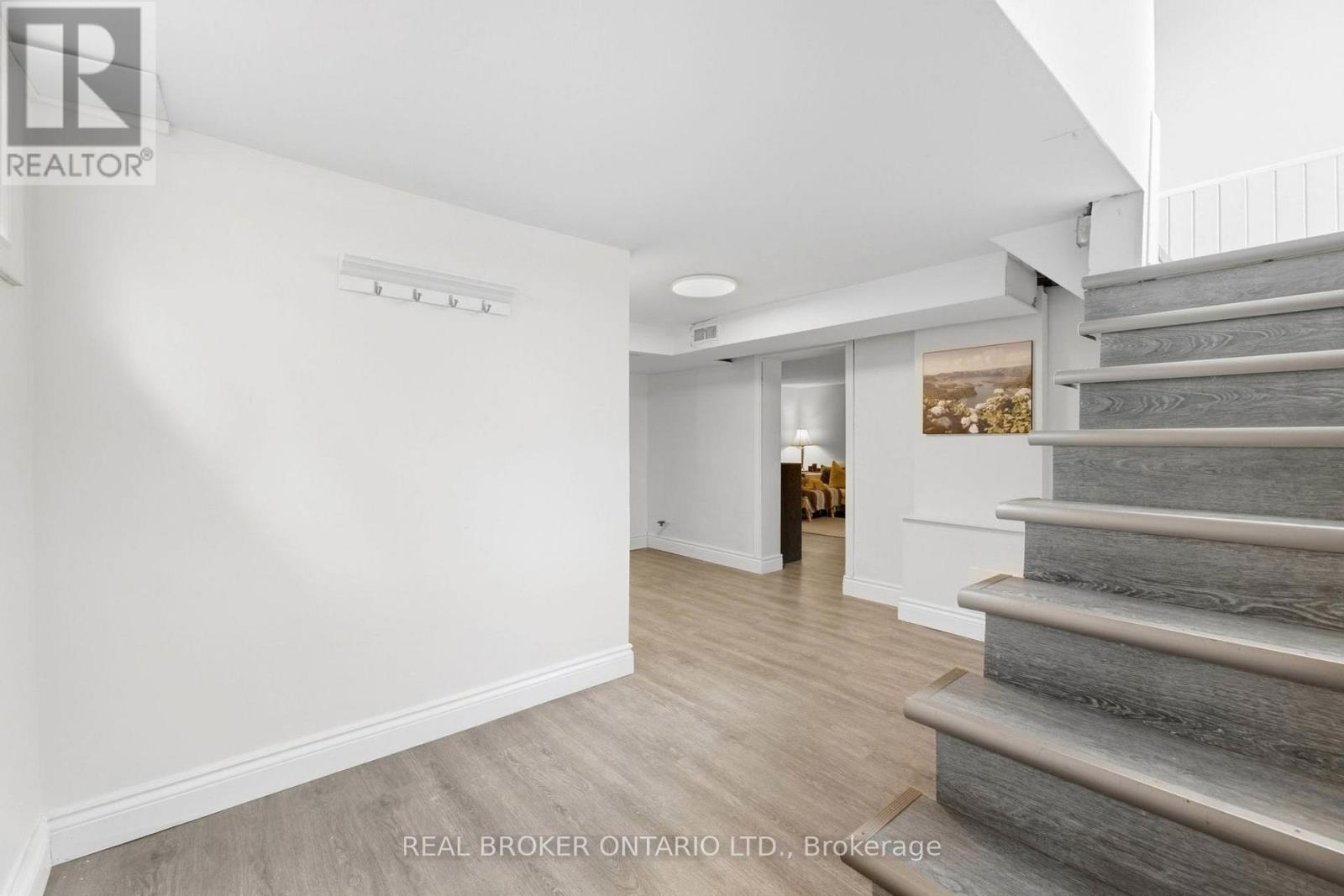 363 LAWRENCE AVENUE - Image 22