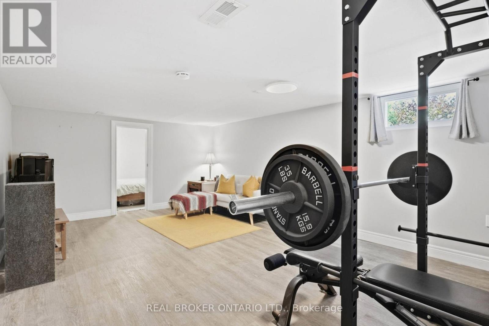 363 LAWRENCE AVENUE - Image 26